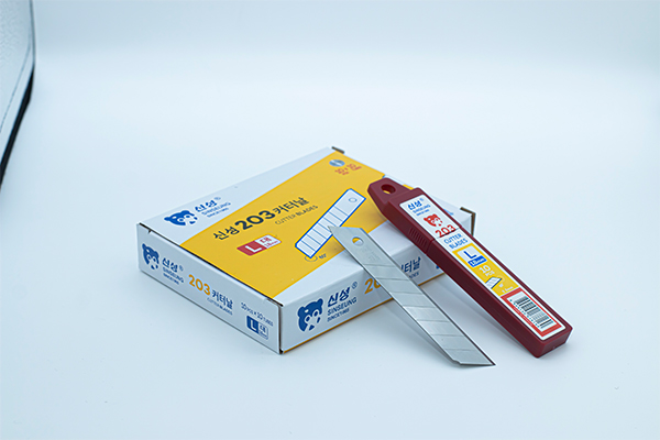 L203 snap off blades