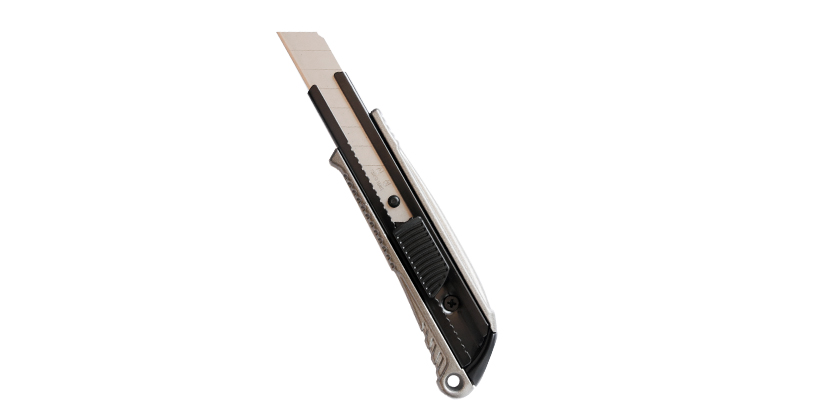 L704 18mm cutters