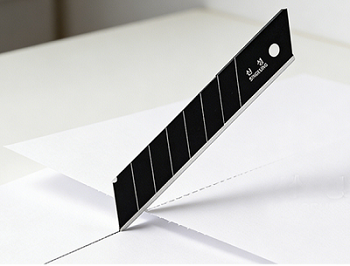 L205 18mm snap-off blade-black